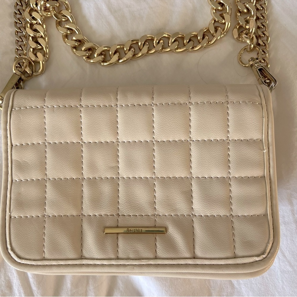 Bershka | Quilted Cross-body with Chain Strap | Cream and Gold